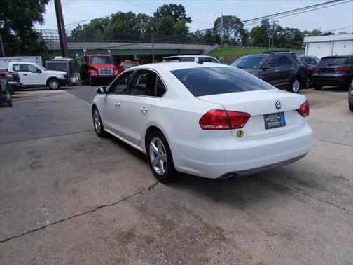 2012 Volkswagen Passat 2.5 SE