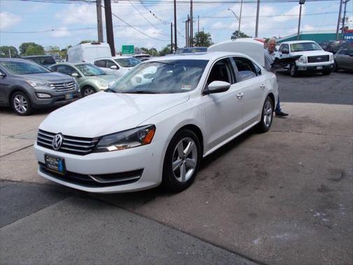 2012 Volkswagen Passat 2.5 SE