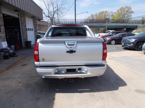 Sheer Silver Metallic 2011 Chevrolet Avalanche 1500 LTZ
