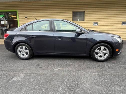 Black Granite Metallic 2014 Chevrolet Cruze 1LT