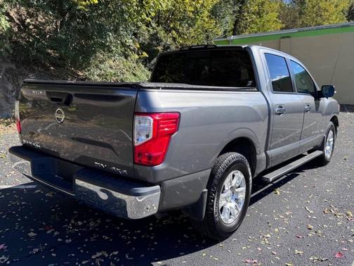 2018 Nissan Titan SV
