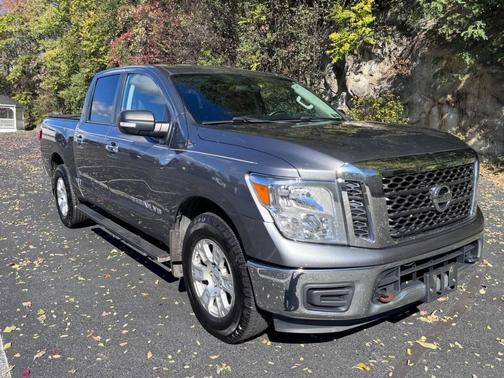 2018 Nissan Titan SV
