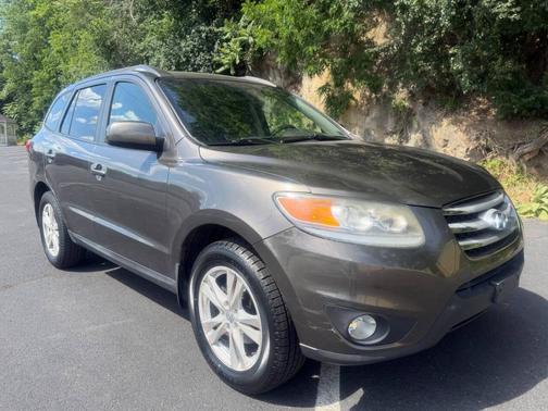 Black Forest Green 2012 Hyundai SANTA FE SE