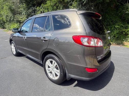 Black Forest Green 2012 Hyundai SANTA FE SE
