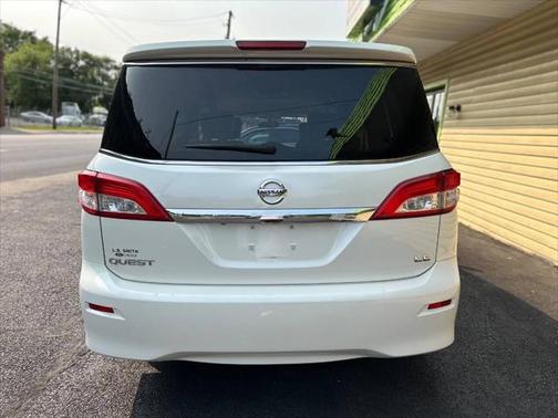 2014 Nissan Quest LE