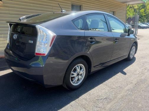 Winter Gray Metallic 2010 Toyota Prius One