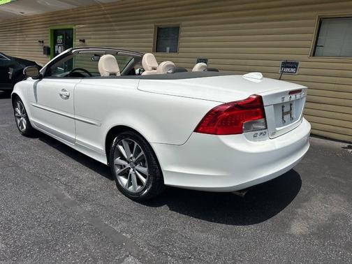 2011 Volvo C70 T5 2dr Convertible