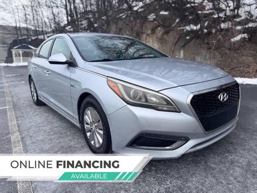 2017 Hyundai SONATA Hybrid SE