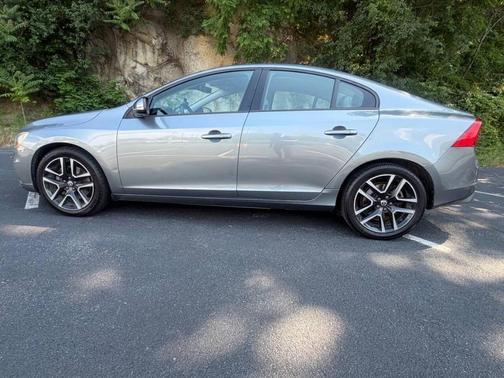 Osmium Grey Metallic 2017 Volvo S60 T5 Dynamic