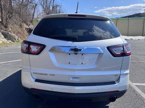 2017 Chevrolet Traverse 2LT