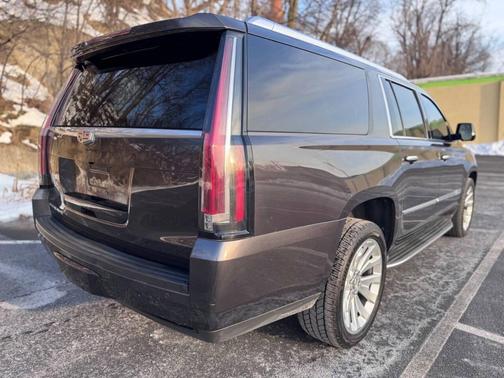 2016 Cadillac Escalade ESV Luxury