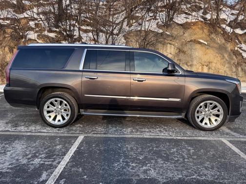 2016 Cadillac Escalade ESV Luxury
