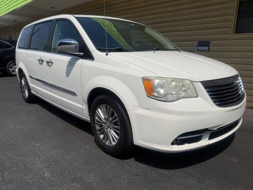 2013 Chrysler Town & Country Touring-L