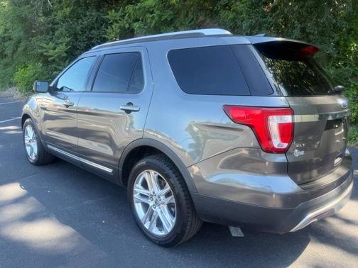 Shadow Black 2016 Ford Explorer XLT