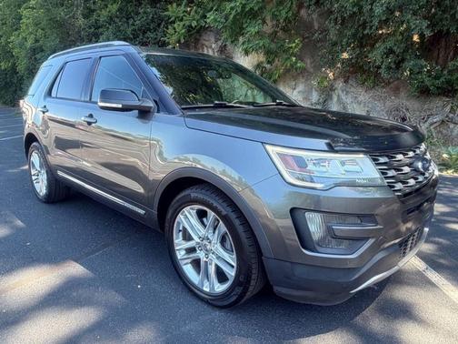 Shadow Black 2016 Ford Explorer XLT