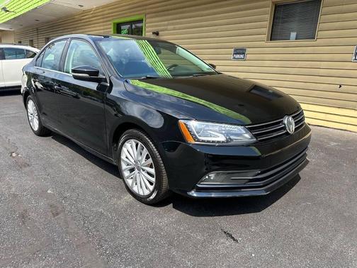 2015 Volkswagen Jetta Auto SE w/Connectivity/Navigation