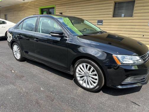 2015 Volkswagen Jetta Auto SE w/Connectivity/Navigation