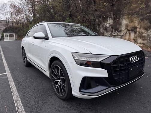 2020 Audi Q8 55 Premium Plus