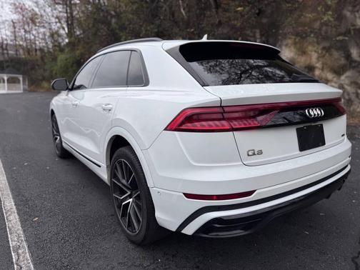 2020 Audi Q8 55 Premium Plus