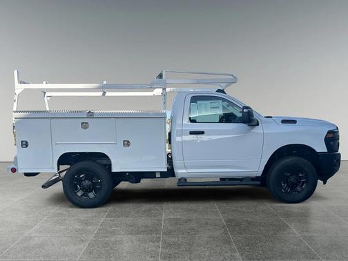 2025 RAM 2500 Tradesman Regular Cab 4x4 8' Box