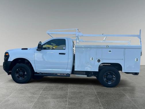 2025 RAM 2500 Tradesman Regular Cab 4x4 8' Box