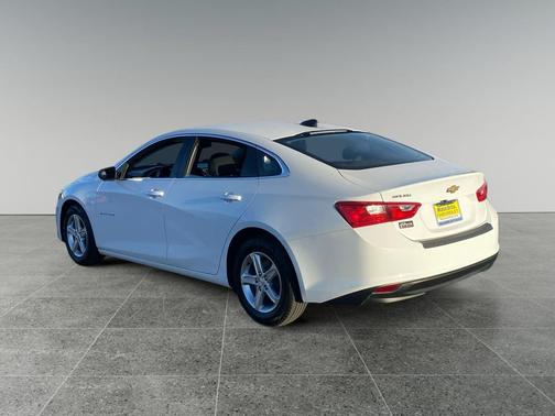Summit White 2024 Chevrolet Malibu 1LS