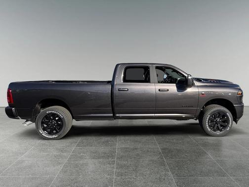 2026 RAM 3500 Laramie Crew Cab 4x4 8' Box