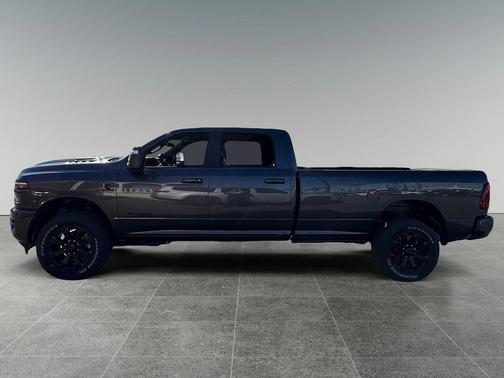2026 RAM 3500 Laramie Crew Cab 4x4 8' Box