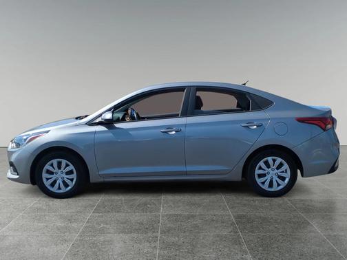 2021 Hyundai Accent SE