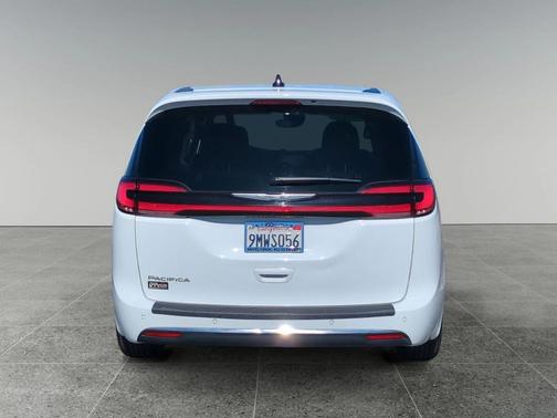 2024 Chrysler Pacifica Touring