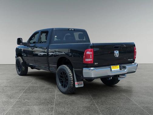 2024 RAM 3500 Tradesman Crew Cab 4x4 6'4' Box