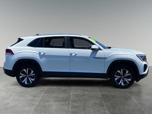 Opal White Pearl 2026 Volkswagen Atlas Cross Sport 2.0T SE