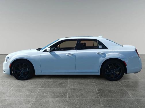 2022 Chrysler 300 S