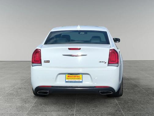 2022 Chrysler 300 S