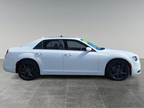 2022 Chrysler 300 S