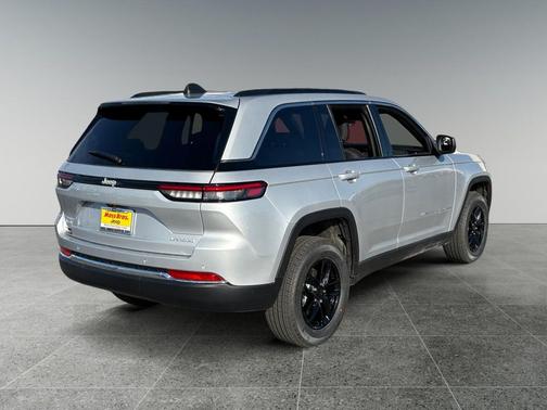 2026 Jeep Grand Cherokee Altitude