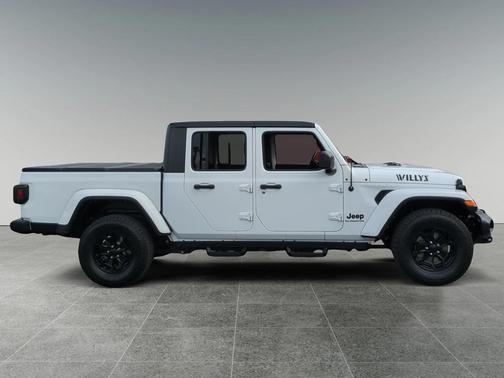 2022 Jeep Gladiator Sport