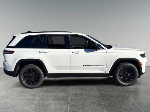 2026 Jeep Grand Cherokee Altitude