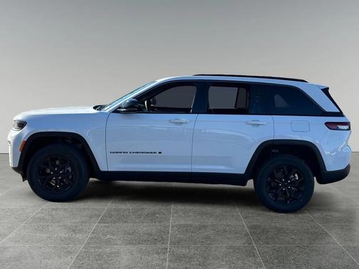 2026 Jeep Grand Cherokee Altitude