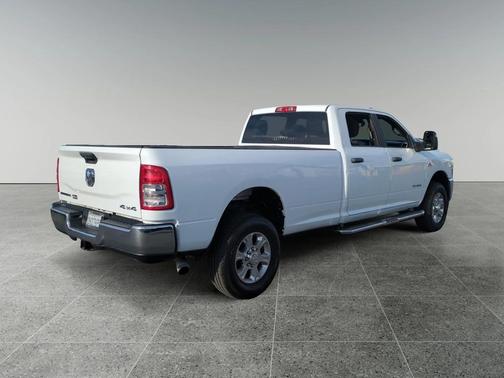 2023 RAM 2500 Big Horn Crew Cab 4x4 8' Box