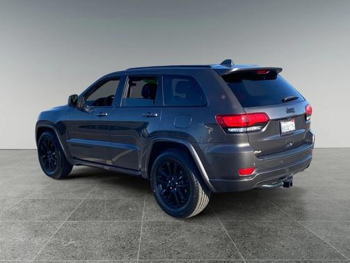 2021 Jeep Grand Cherokee Laredo