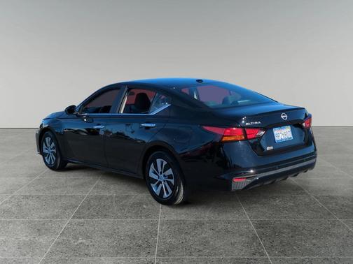 Super Black 2025 Nissan Altima S FWD