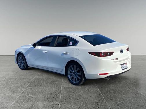 2022 Mazda Mazda3 FWD w/Preferred Package