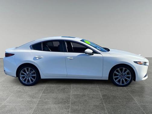 2022 Mazda Mazda3 FWD w/Preferred Package