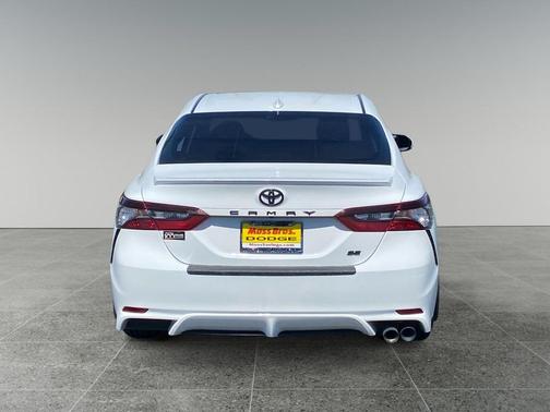 Super White 2021 Toyota Camry SE