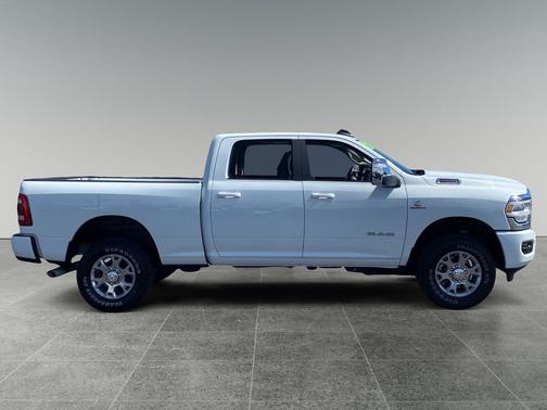 Bright White Clearcoat 2024 RAM 2500 Laramie Crew Cab 4x4 6'4' Box