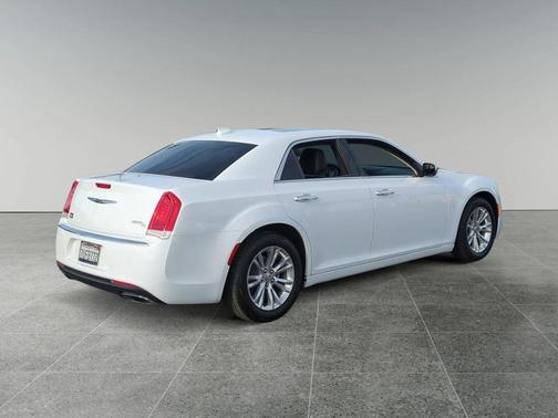 2016 Chrysler 300 S