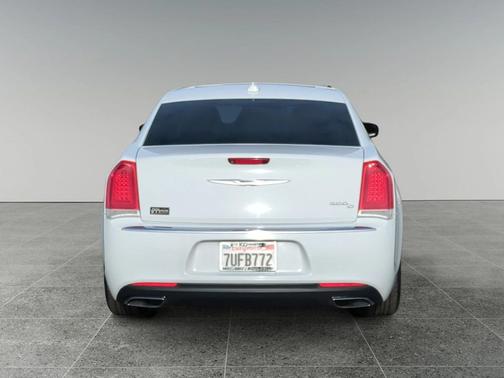 2016 Chrysler 300 S