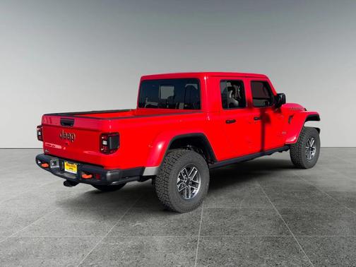 2025 Jeep Gladiator Mojave X