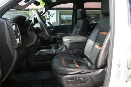 White 2023 GMC Sierra 2500 AT4